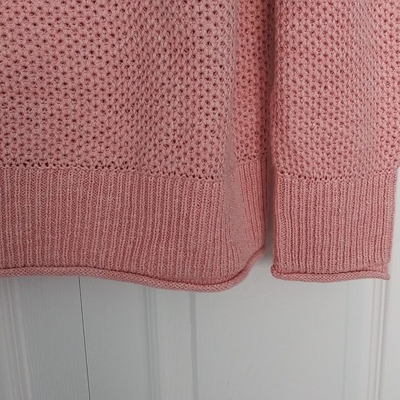 NWT. Soft comfy blush pink crewneck - Picture 5 of 5